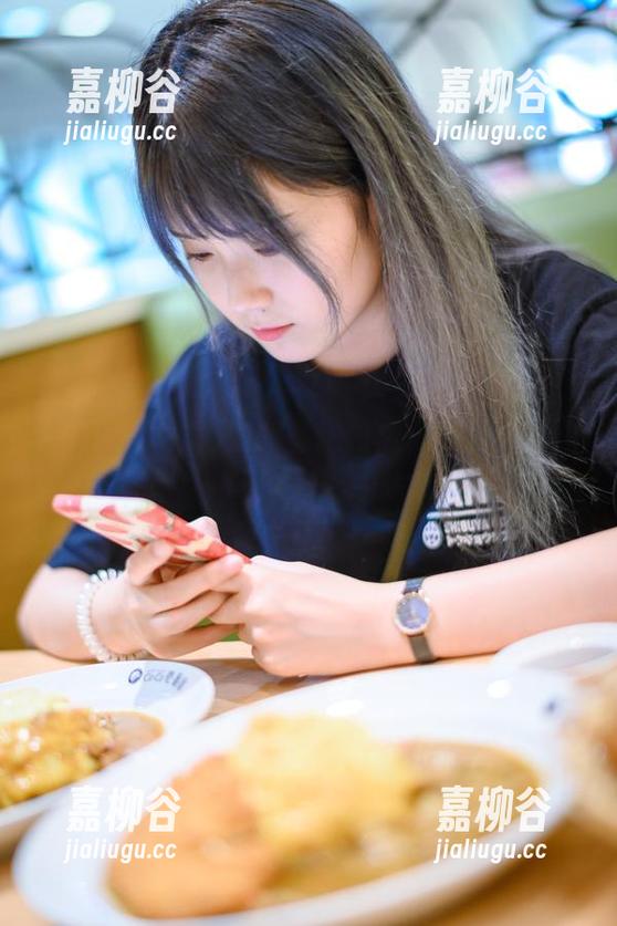 Akisoso秋楚楚 Akisoso秋楚楚的私拍日志:学姐美图里的千奇百怪!