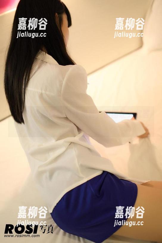 ROSI长腿最新力作来袭，原图让人欲罢不能。