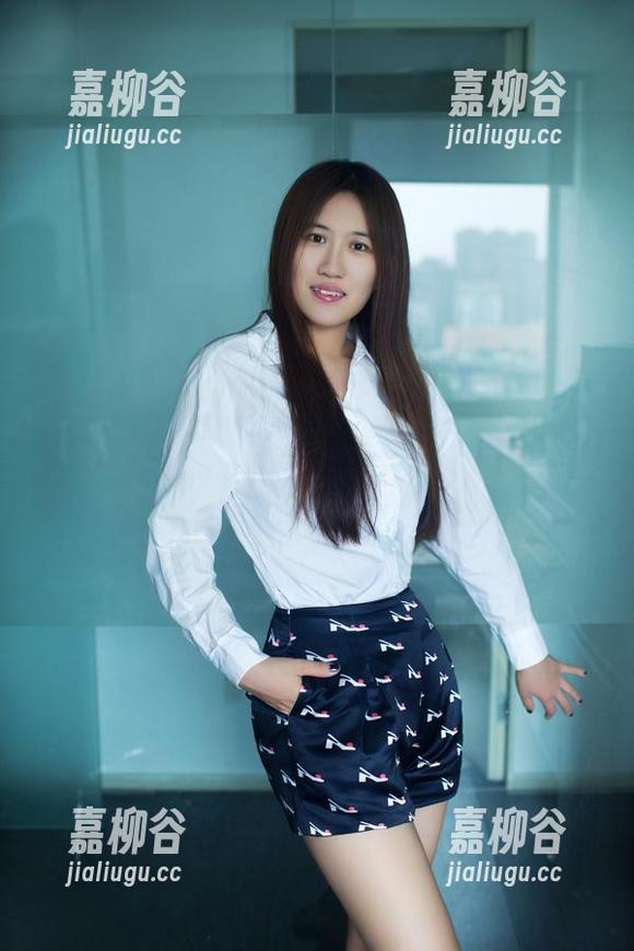 TuiGirl推女郎 - 疯狂追求美的王馨瑶图包，自拍也是一门艺术呀