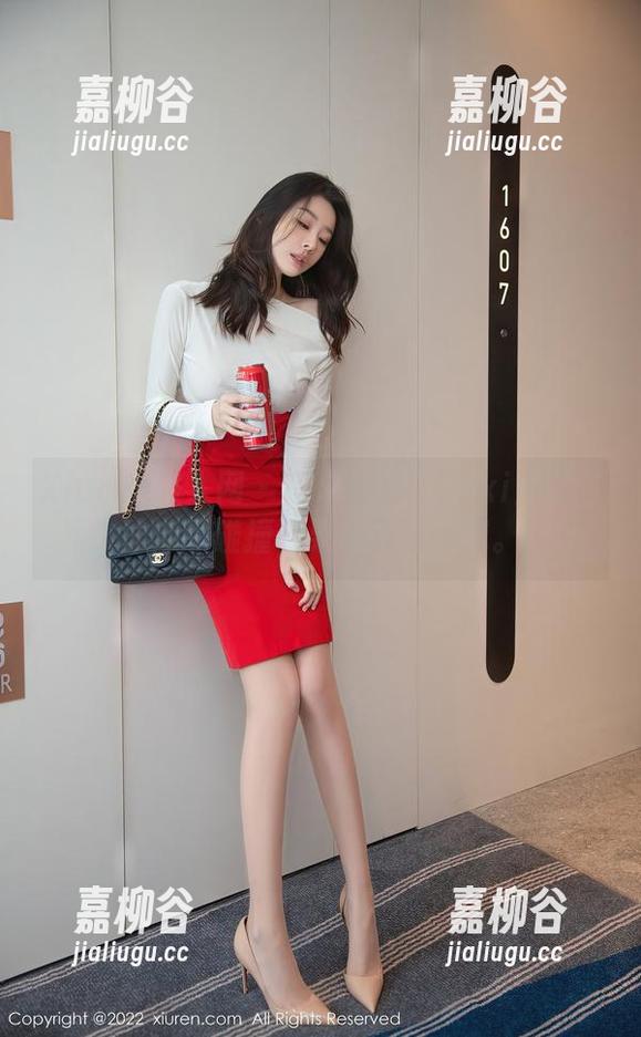 Xiuren秀人网-Yuki鱼儿 Xiuren秀人网 - 高清合集:Yuki鱼儿与泳池的碰撞,果然吸引眼球。