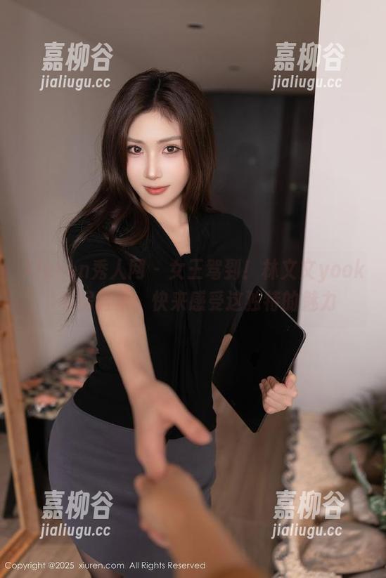 Xiuren秀人网 - 女王驾到！林文文yooki私房合集，快来感受这独特的魅力