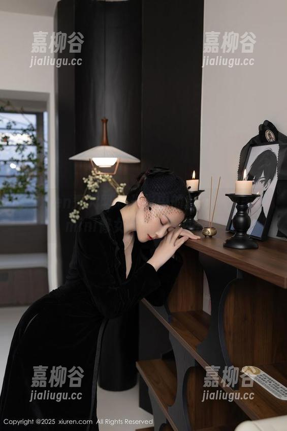 Xiuren秀人网 - 光影中的魅力，糯美子mini修女作品直击网盘！