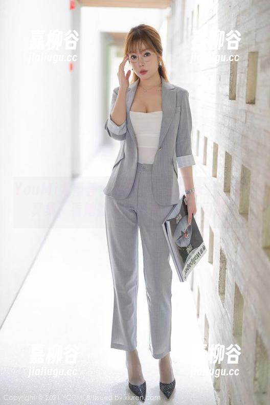 YouMi尤蜜荟 - 心妍小公主的泳装高清写真集，看她如何把阳光变得更闪耀！