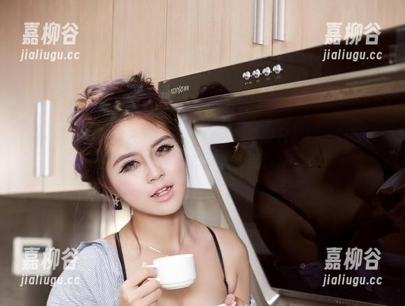 YouWu尤物馆 - Cris_卓娅祺的海边日记：高清写真，波涛更刺激我流连！