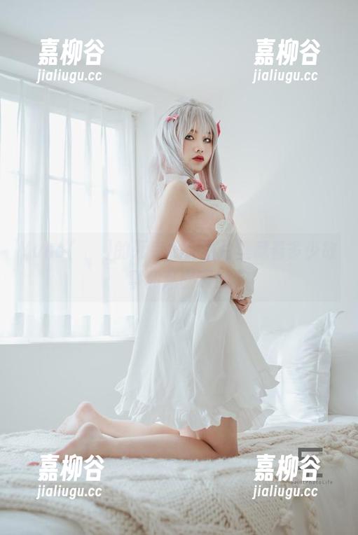 Yuna(윤아)的死库水，图片里藏着多少故事和私密啊！