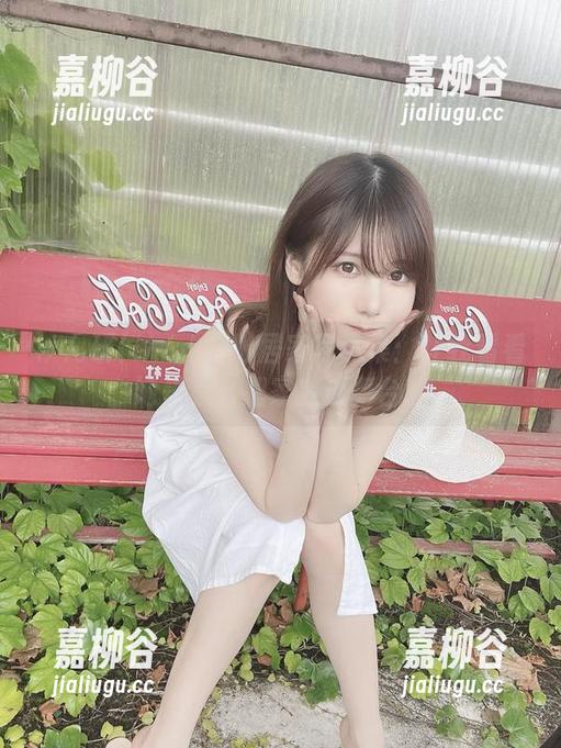 けん研(けんけん)居家写真集：让我看看她是怎么把家变成舞台的