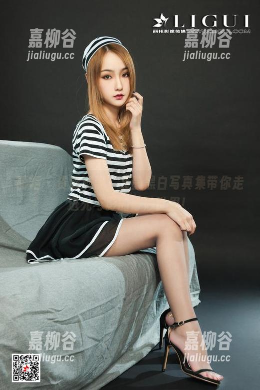丽柜 - 资源满满，文静黑白写真集带你走进光与影的奇妙世界！