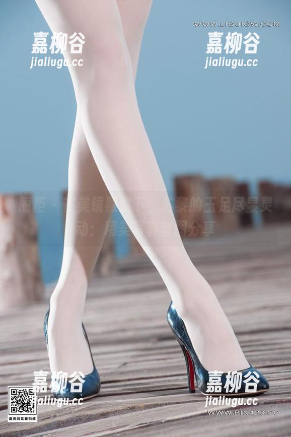 丽柜 - 在美镜照耀下，苏黎的玉足尽显灵动：精美写真套图分享