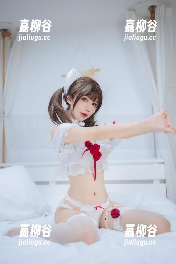 仙女月与瑜伽的亲密接触——这组写真集的光影，有点儿撩啊！