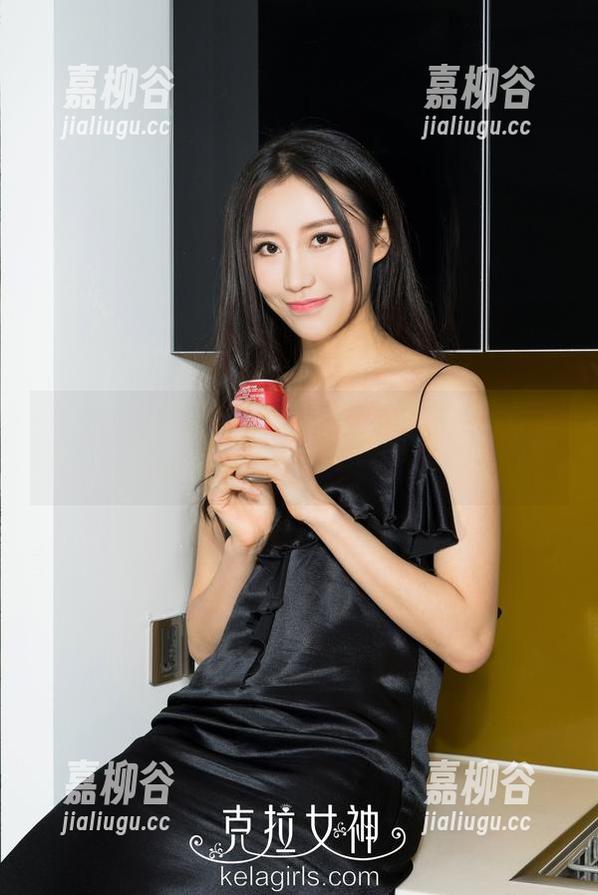 克拉女神 - 王睿的泳池定制作品，嗯，总有种想跳进去的冲动！