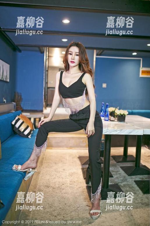 嗲囡囡-张俊佳 嗲囡囡 - 红裙下的张俊佳:照片墙上的女神壁纸时刻