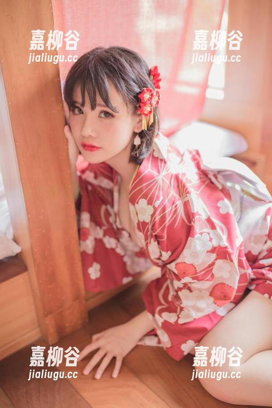 修女与宅夏yoko的绝妙碰撞：一部不可思议的美图合集
