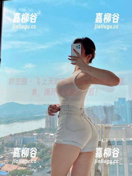 微密圈 - 飞上天的安妮yoo：空姐私拍图集，揭开天空的另一面！