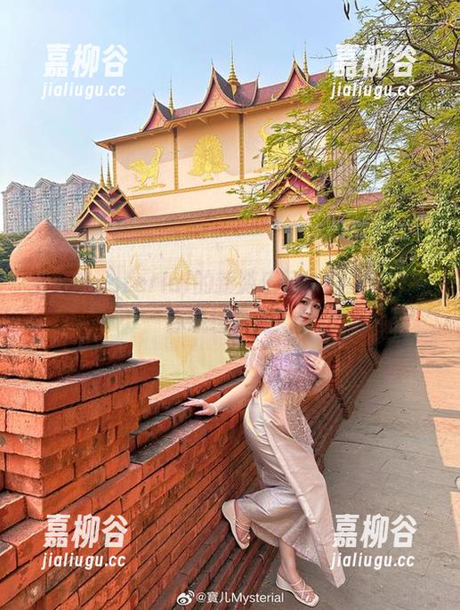 宝儿mysterial的新游乐场，肉丝壁纸让你流连忘返！