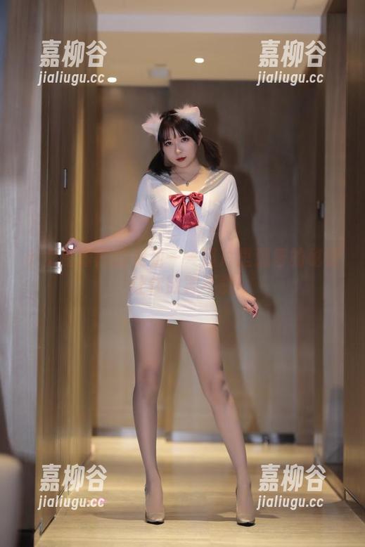 小女巫露娜的美足——照片里藏着的秘密让你欲罢不能