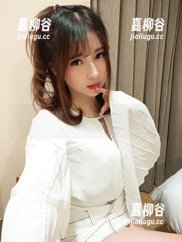 你见过这样美的小女巫露娜吗？猫耳黑丝写真图库，疯狂下载中……