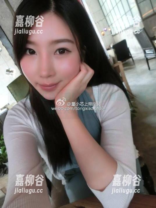 微密圈 - 红色诱惑！小芯酱高清原图，简直让人心跳加速～