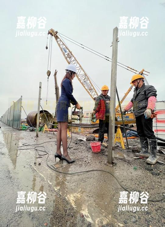微密圈 - 就是阿朱啊的浴室写真更新：水汽朦胧，谁说洗澡不能性感？