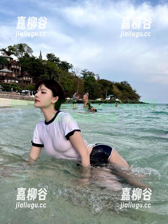 微密圈 - 白裙翩翩，就是阿朱啊私拍原图里的那些阳光味道