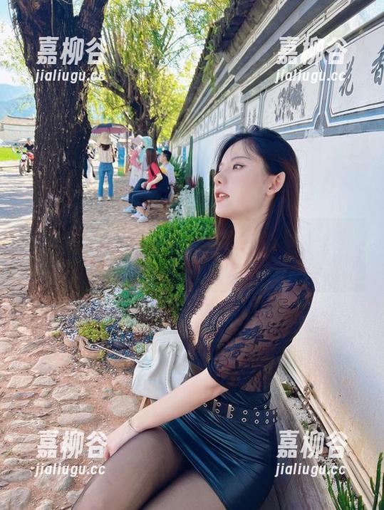 微密圈 - 免费下载！就是阿朱啊的旅拍合集，快来看看她在沙滩上乱跑的帅气！