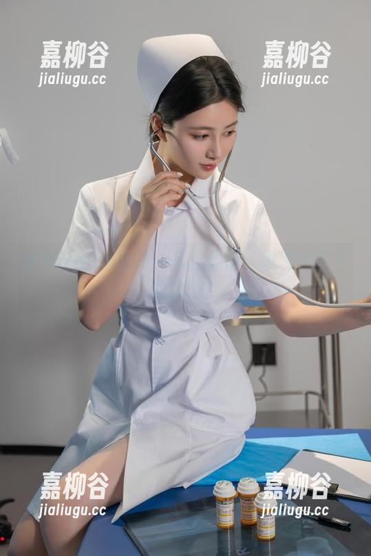 年年Nnian女仆：精选作品，谁说女仆不能冒泡？