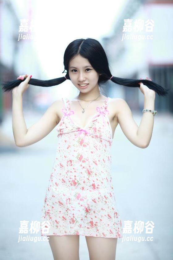 推女神-Una尤娜 推女神 - Una尤娜的红裙写真:那些你意想不到的资源视角