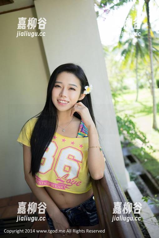 推女神 - 狂热追随者必看：陈嘉嘉Tiffany的免费自拍图册，品味小心！