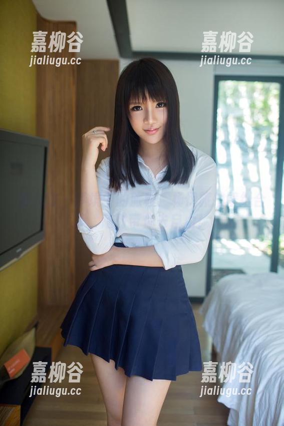 推女郎 - 梦境中的旅程：杨伊旅拍壁纸合集，随时带你去自由！