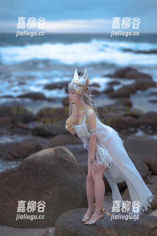 写真界的女神：星之迟迟的连体衣如星辰般绚烂，图包等你来拿！