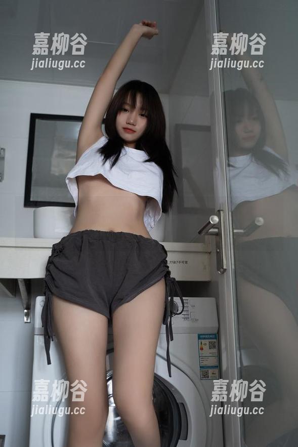 柒柒不可爱 甜蜜在光影里:柒柒不可爱无圣光温柔套图万岁!