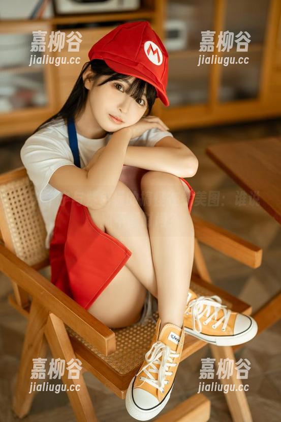 桜井宁宁 桜井宁宁与紫色猫的搞怪在线美图:谁说猫不能时尚?