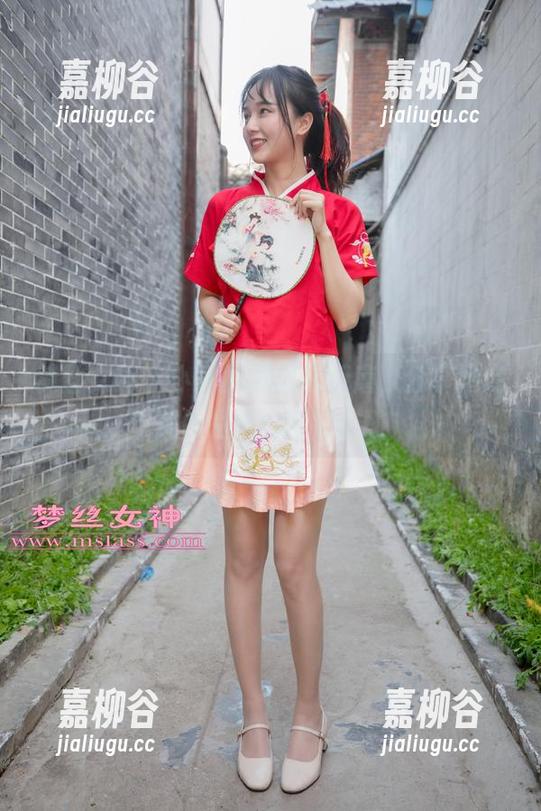 梦丝女神 - 小酱的黑皮肤折磨，分享她完美作品集的背后心酸