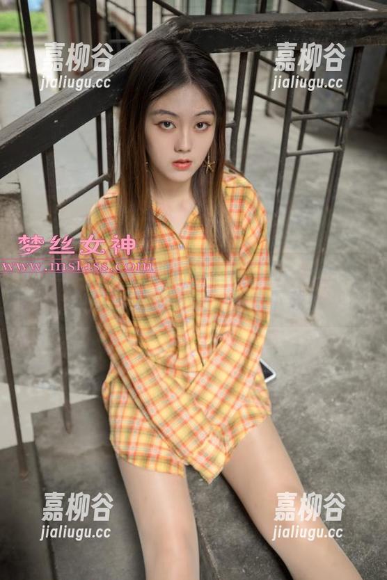梦丝女神 - 玥玥的白色丝袜空间——全套风格让你意想不到，快来下载！