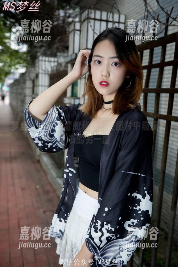 梦丝女神-香萱 梦丝女神 - 香萱的秘话:在图片中窥探秘书的另一面