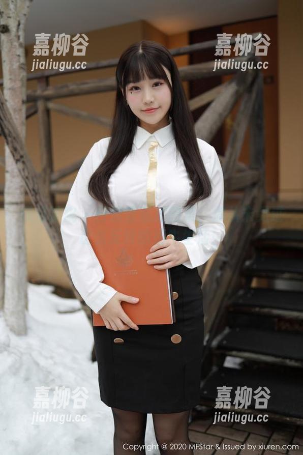 模范学院 - 白茹雪私拍图集：你从未见过这么反转的奶牛生活！