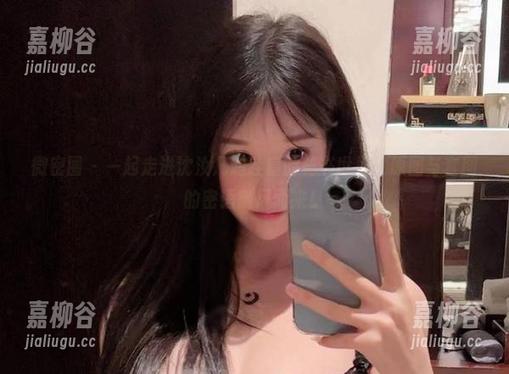 微密圈 - 一起走进沈汝凡超哇塞的秘书世界，原图与套图的密语随风而来！