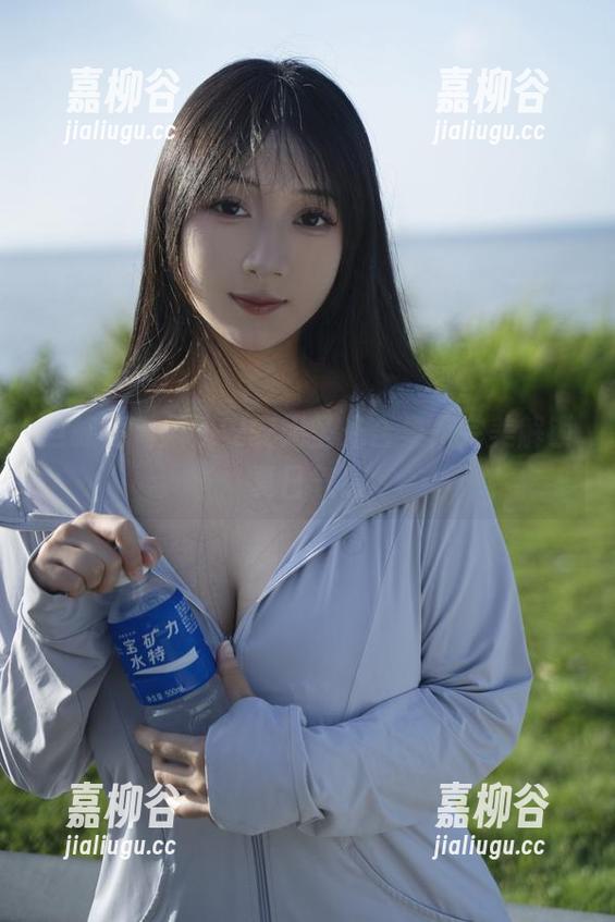 巨峰葡萄：浅安安无圣光合集，完美解锁夏日气息