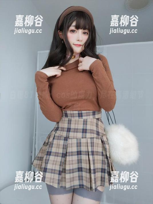 白银81妹妹：cos的魔力，尽在高清细节之间。
