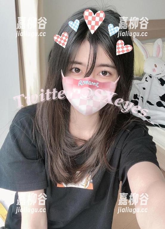 从未见过的眼酱大魔王w私房自拍图集，让人忍不住多看几眼！