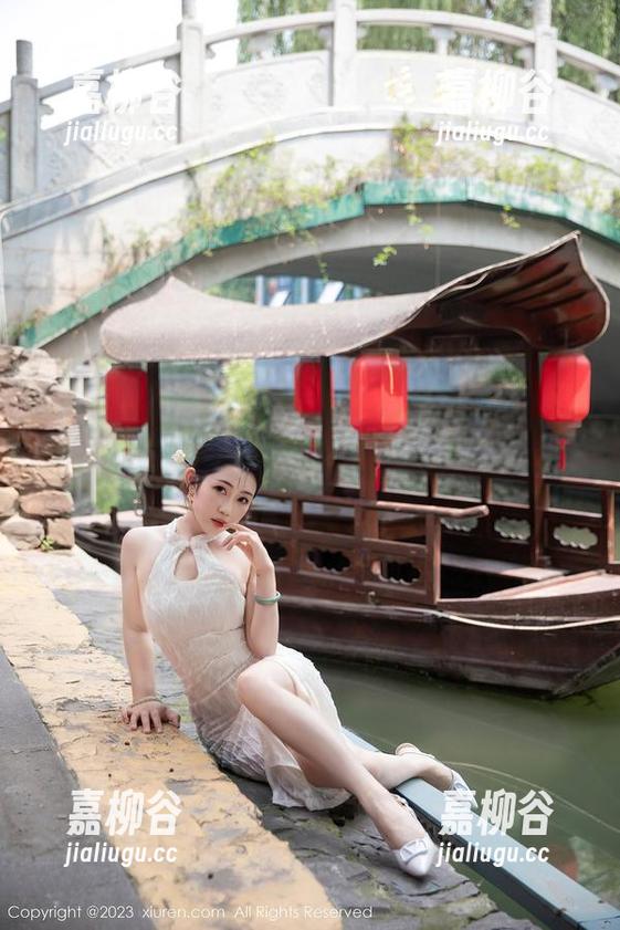 秀人网-司妃SL 秀人网 - 司妃SL少女图包精选:让人心痒痒的少女心事