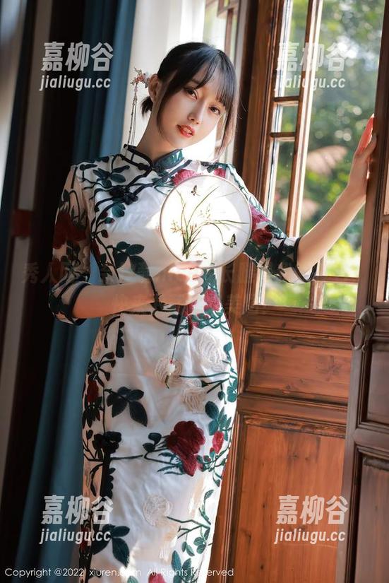 秀人网-奈汐酱nice 秀人网 - 奈汐酱nice:长腿是我的签名,快来下载这组美图!