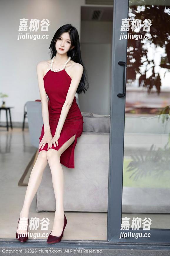 秀人网-小纯子 秀人网 - 听说小纯子的全套天台写真能让你停不下来?快下载试试。