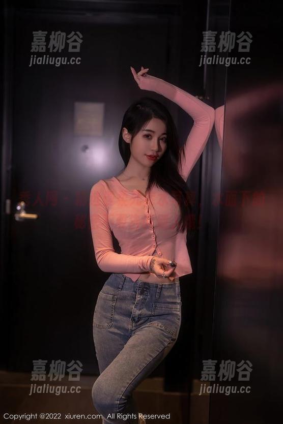 秀人网-曼柔 秀人网 - 精选曼柔死库水写真,水面下的秘密不要告诉别人哦!