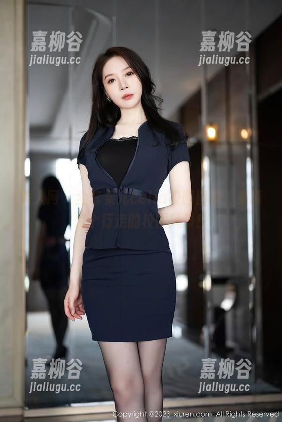 秀人网 - 全套果儿celia校园图集，果真是个行走的校园风景！