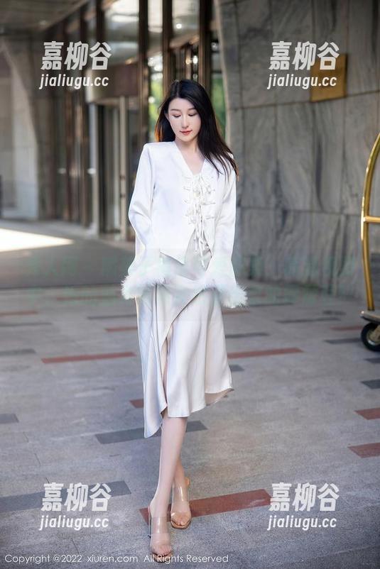 秀人网-糯美子 秀人网 - 糯美子俏皮可爱图集:高清视野中,她的魅力如同突然冒出来的霹雳豆!