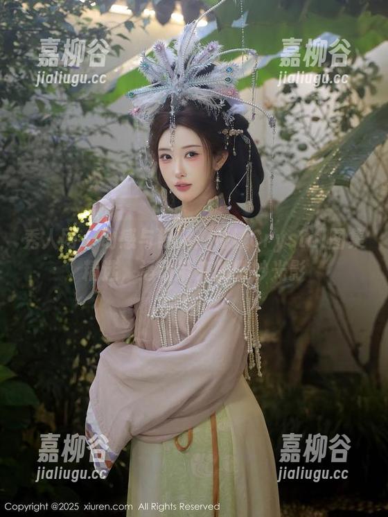 秀人网-荡漾Crystal 秀人网 - 动感与舒展:荡漾Crystal图集精选,运动带来的微妙光影