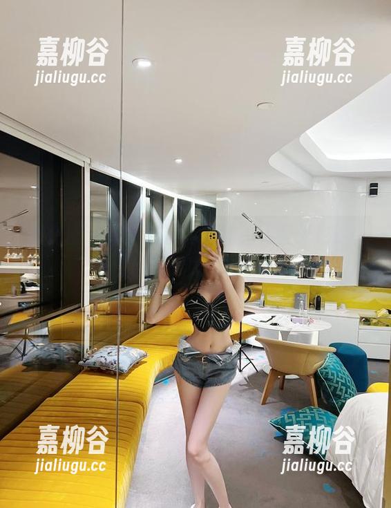 微密圈 - 葛征的粉色长裙，无圣光也能C位出道，太惊艳了！