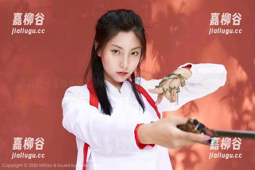 蜜桃社-伊琳 蜜桃社 - 当修女遇上时尚:伊琳高清壁纸,个性不止一点点!