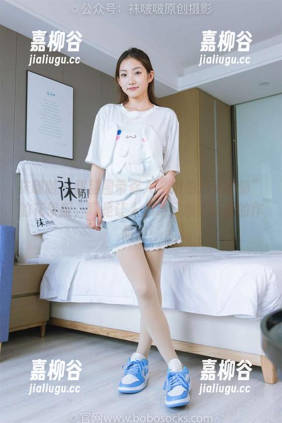 袜啵啵 - 甜甜圈带你入“奶油泡芙剧情”的花絮版，真是让人心动又想要舔屏的作品集！