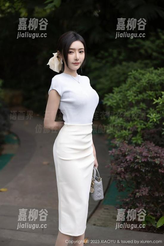 语画界 - 王馨瑶yanni连衣裙在线资源，仿佛在阳光下依偎的温暖！